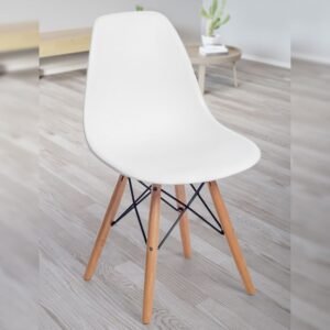 Silla Eames tapizada en cuerina blanca